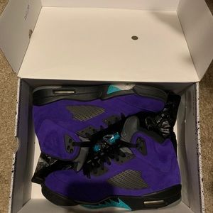 Jordan 5 alternative grape